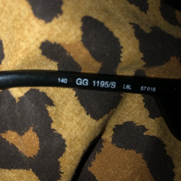 Gucci  black sunglasses w/ side protection great for driving dark lens - Picture 9 of 11